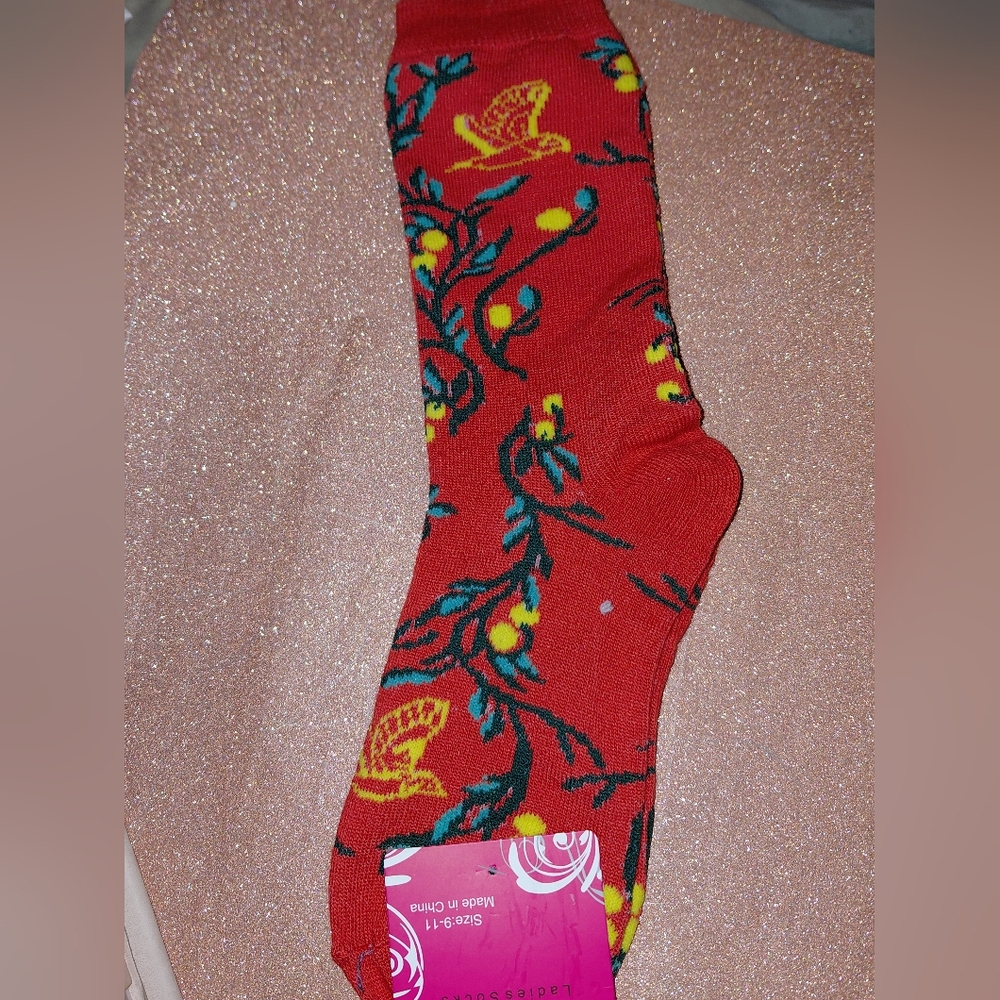 EVER RIGHT  Red Floral Patterned-Holiday Socks - Picture 4 of 5